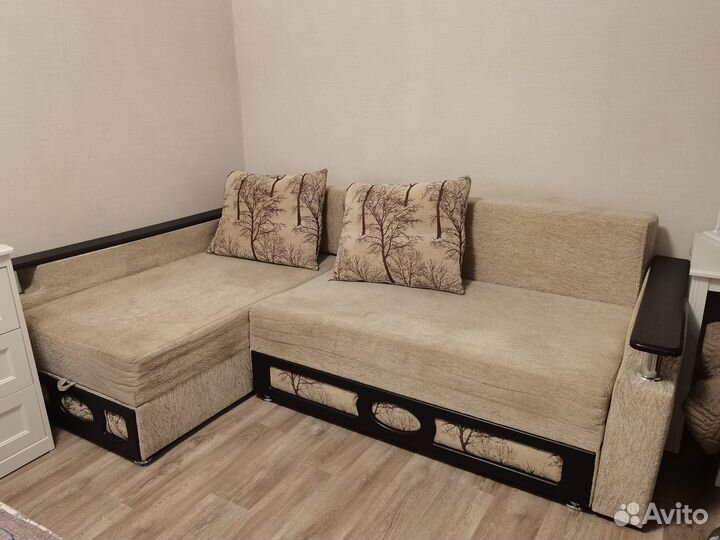 Продаю угловой диван