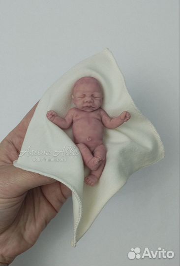 Авторский силиконовый пупсик 7 см без швов