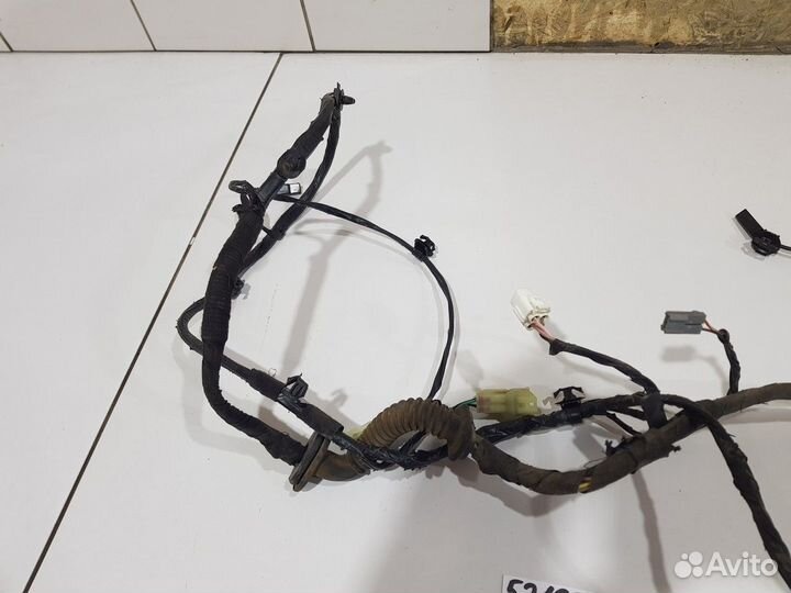 Электропроводка двери багажника (Geely Emgrand X7)