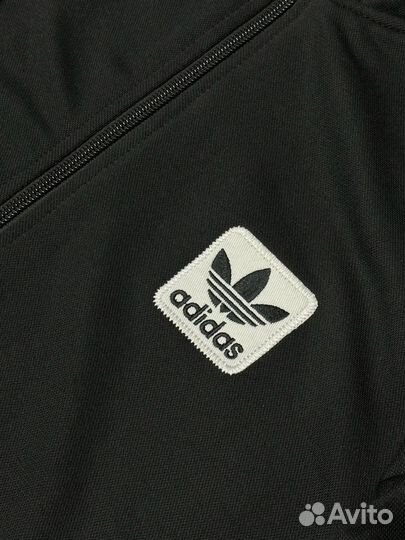 Спортивный костюм adidas