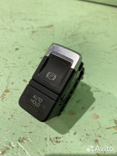 Кнопка стояночного тормоза Volkswagen Touareg 7P