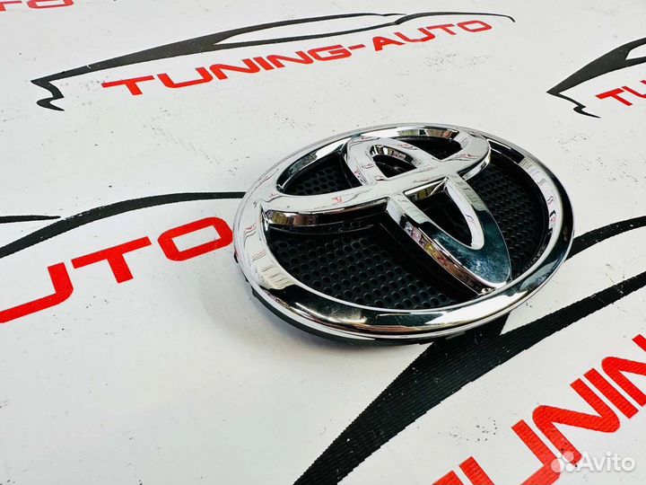 Эмблема в решетку Toyota Land Cruiser 200 X5929