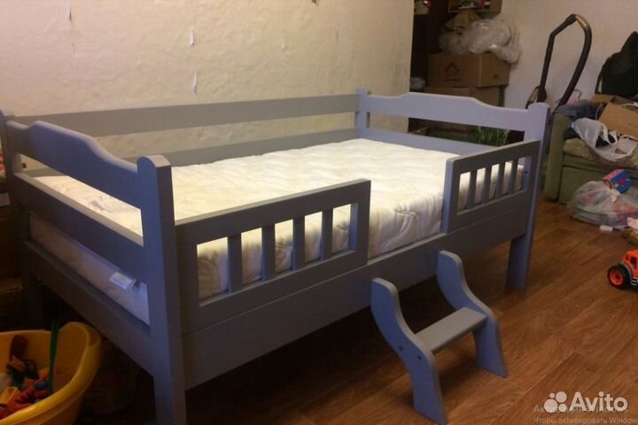 Детская кровать из массива