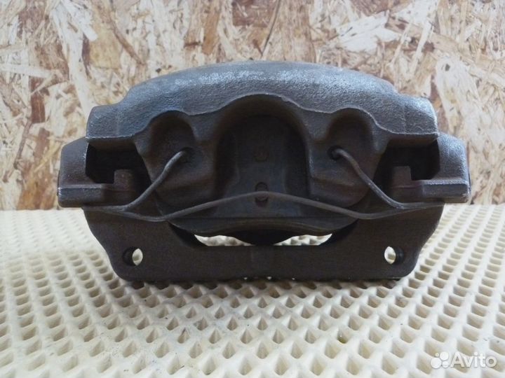 Суппорт передний левый Renault Megane III 2009-2016 (410111495R)