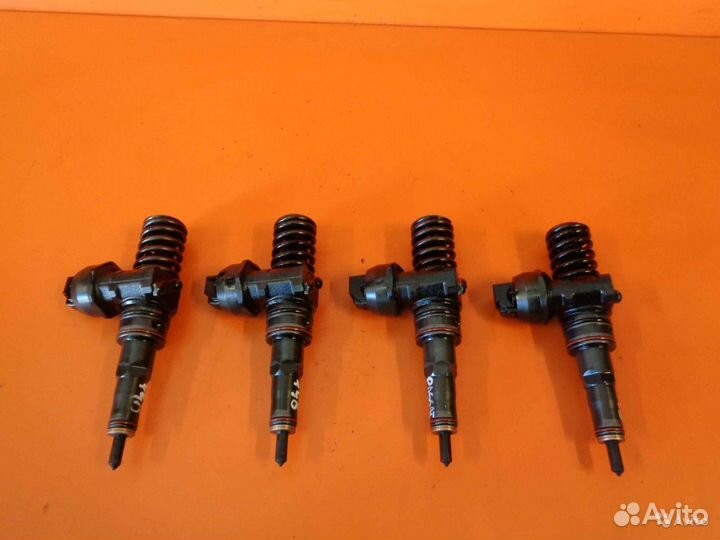 Форсунка VW Seat Skoda Audi 1.9 TDI AJM 038130073T