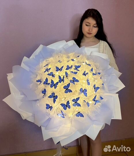 Светящийся букет из бабочек