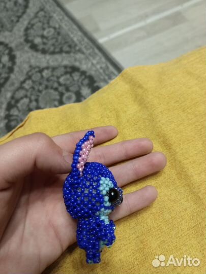 Фигурка из бисера стич