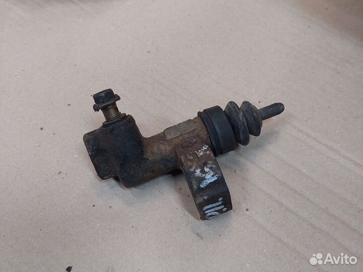 Главный цилиндр сцепления Nissan Primera P11