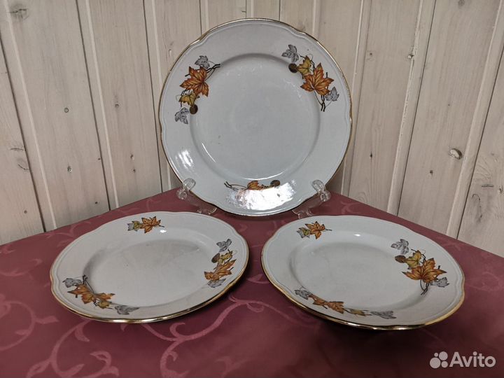 Набор тарелок