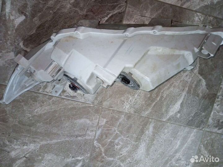 Фара toyota camry 40