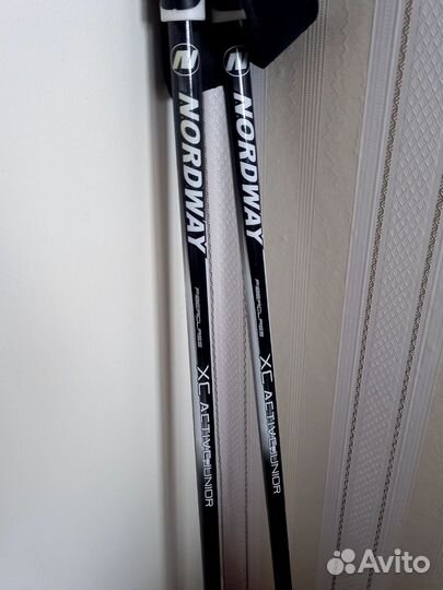 Лыжные палки две пары