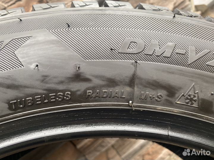 Bridgestone Blizzak DM-V2 225/60 R18 100S
