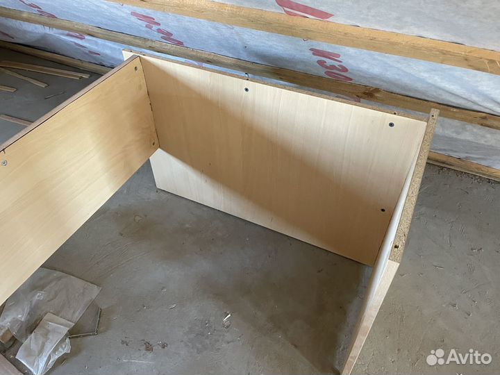 Письменный стол