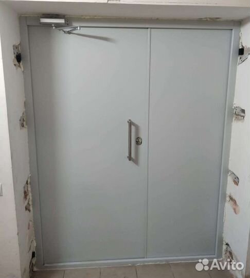 Противопожарные двери, люки