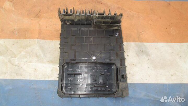 Блок предохранителей Skoda Octavia A5 1Z 2004-2013