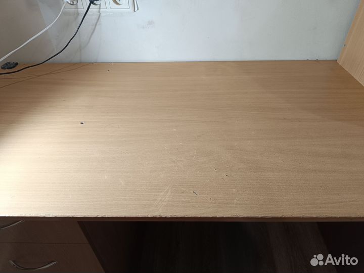 Письменный стол