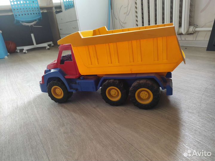 Большой грузовик игрушка