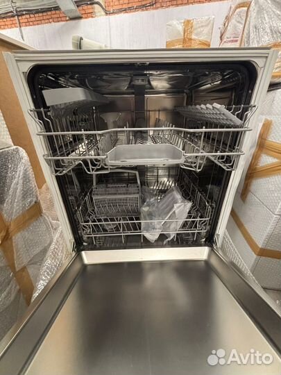 Встраиваемая посудомоечная машина Bosch SMV50E50RU