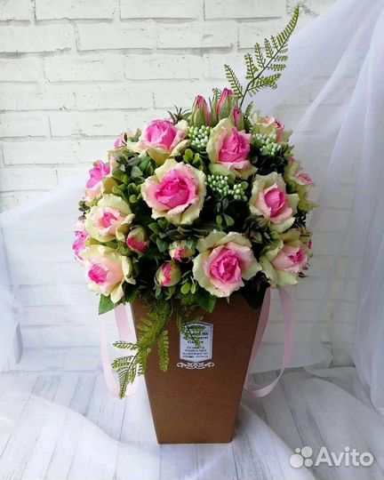 Букеты с конфетами внутри цветов