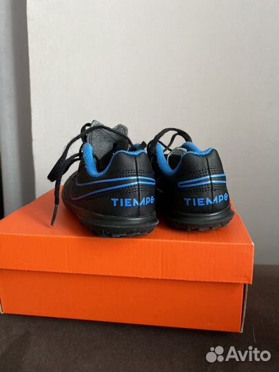 Детские бутсы сороконожки шиповки Nike