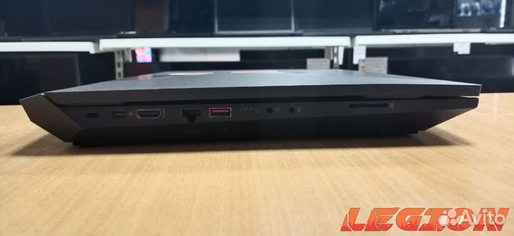 Omen/i7 7700/16GB/GTX1050Ti/1000GB+128GB SSD/17.3