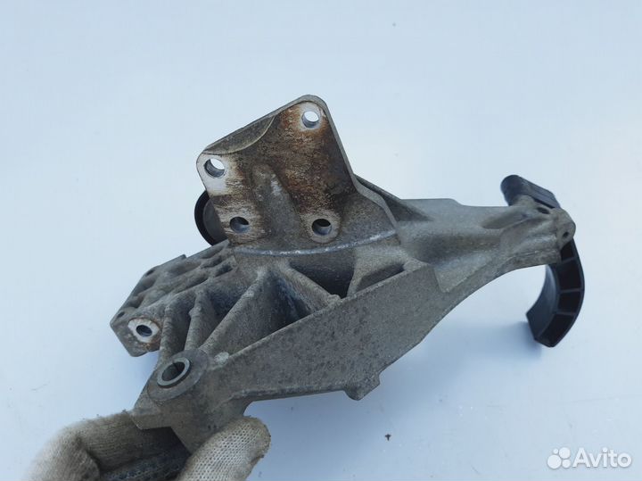 Кронштейн кондиционера Fiat Punto 3 Grande Punto