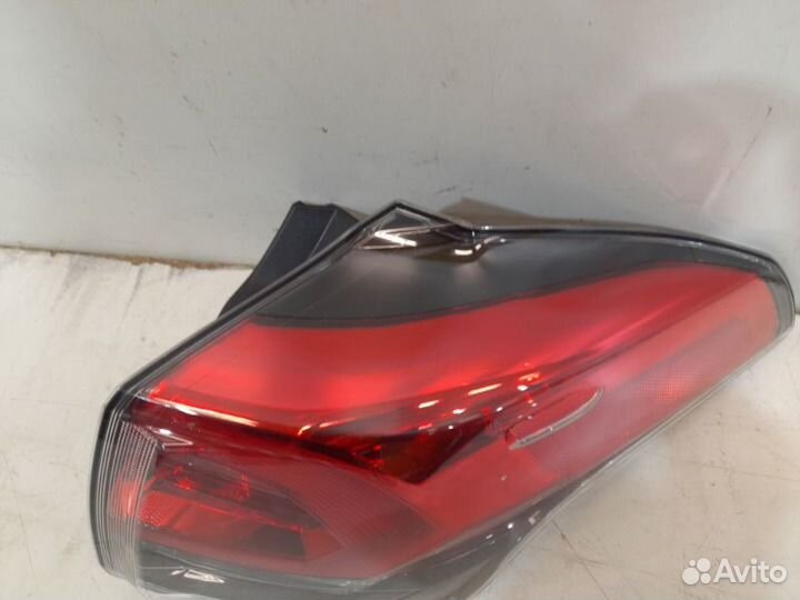 Фонарь правый Toyota Rav4 40 2015-2019