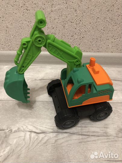 Детские игрушечные машинки