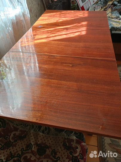 Стол деревянный