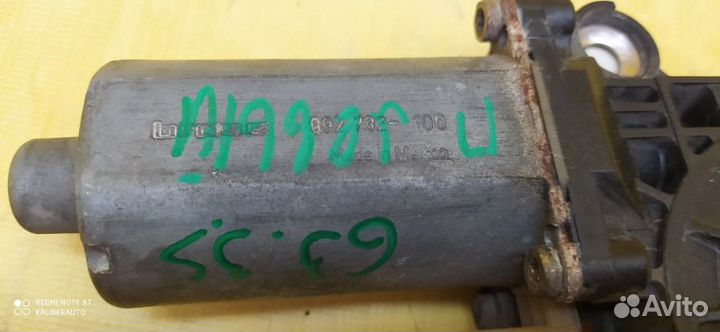 Моторчик стеклоподъемника передний левый Chrysler