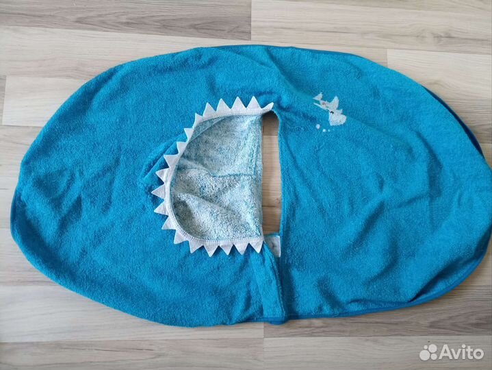 Полотенце с капюшоном на липучке