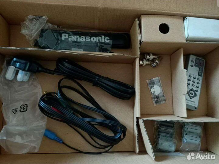Видеокамера Panasonic AG-HMC154