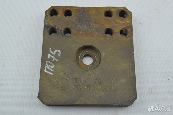 Кронштейн подъемной подушки прицепного моста, нижн