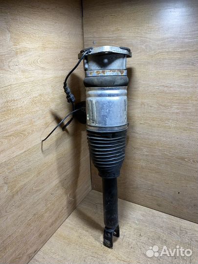 Стойка задняя левая Audi A8 D3