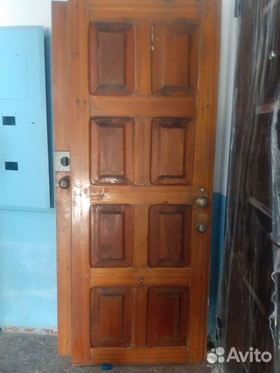 Дверь входная деревянная бу