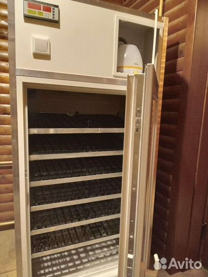 Автоматический инкубатор