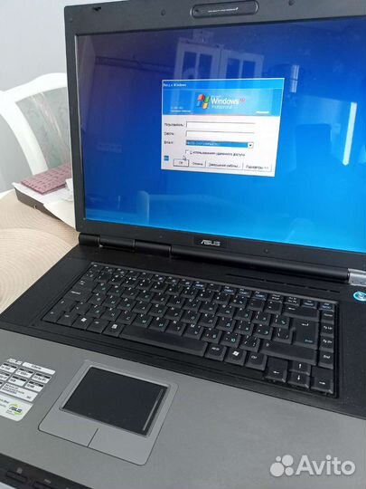 Ноутбук Asus 17