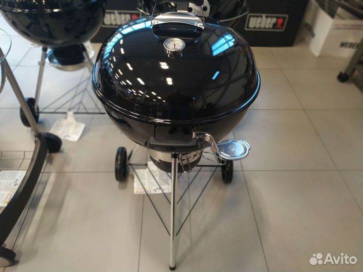 Угольный гриль Weber Master-Touch GBS 5750