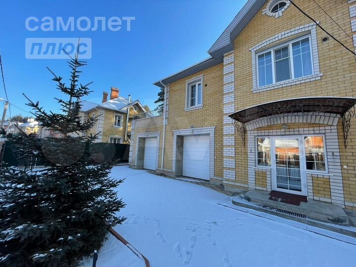 Коттедж 333,6 м² на участке 10 сот.