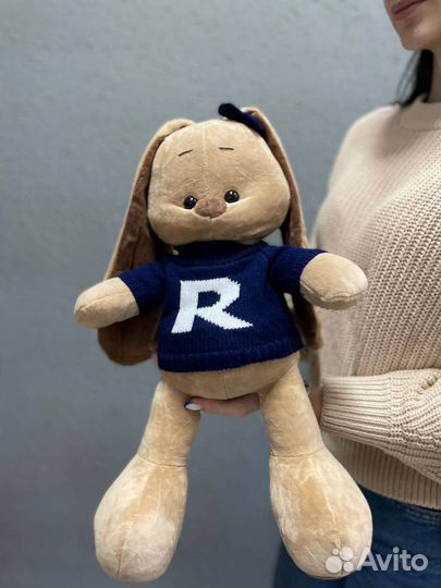 Зайка в кофточке 35см