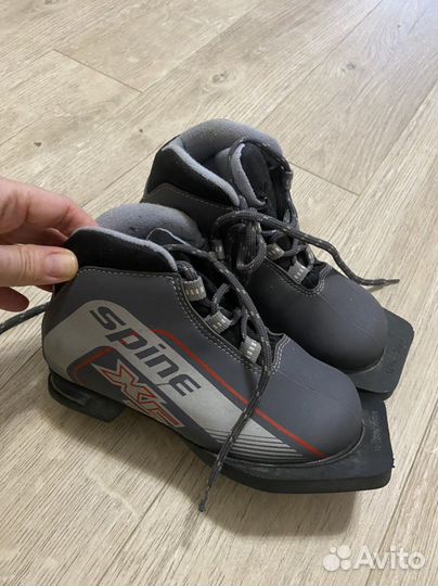 Лыжные ботинки