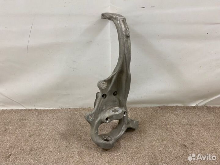 Кулак поворотный передний левый Mercedes-Benz