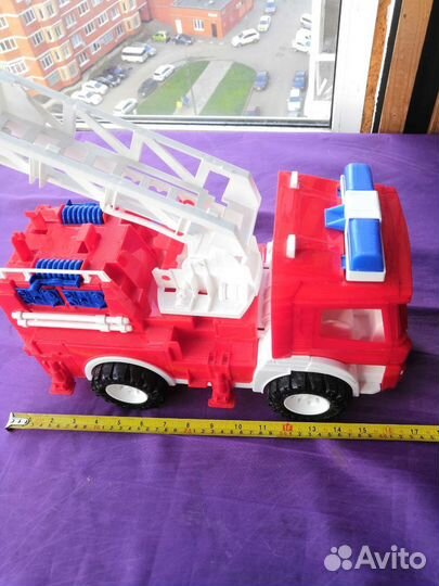 Игрушка пожарная машина и гараж парковка икеа
