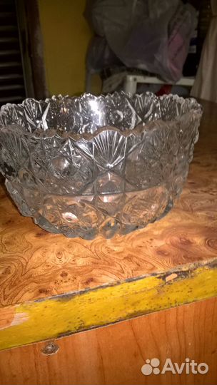 Салатники хрустальные,стеклянный кувшин и стаканы