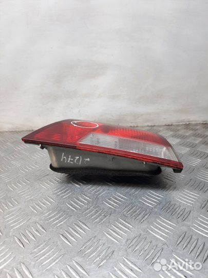 Фонарь крышки багажника правый Opel Vectra