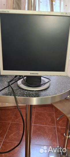 Монитор Samsung SyncMaster 713N, 1280x1024, 75 Гц