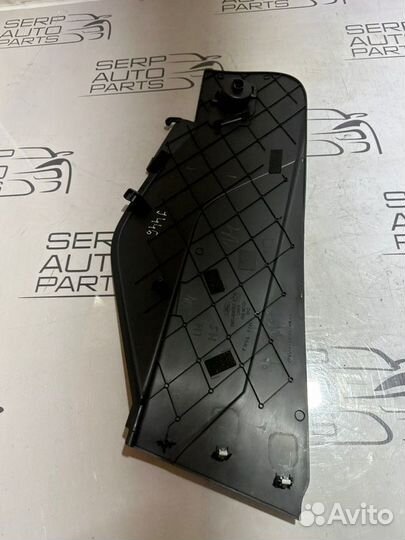 Накладка центральной консоли левая Ford Focus 3