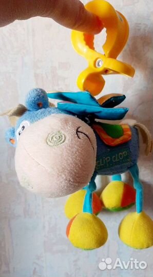 Игрушки развивающие, вешаются на кроватку, коляску