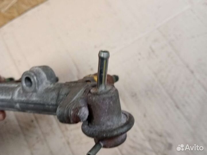 Топливный рампа Mitsubishi space wagon 2.0