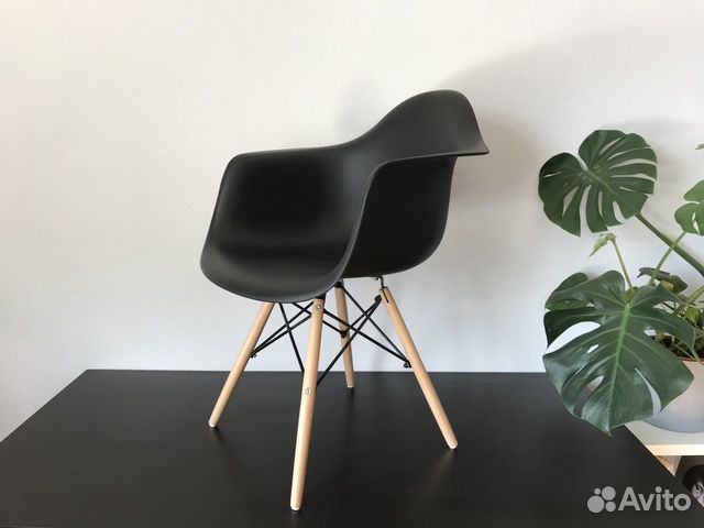 Стул (реплика Eames Сhair)